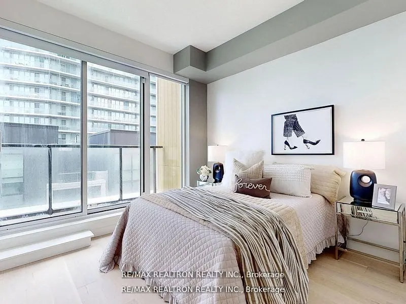 95 McMahon Drive, #Th515