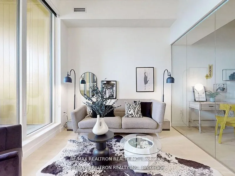 95 McMahon Drive, #Th515