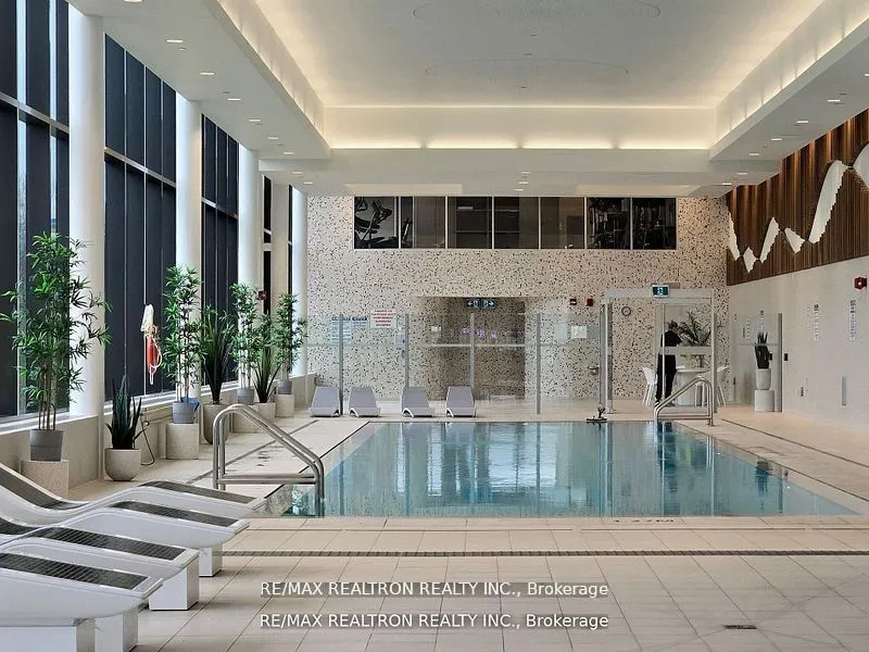 95 McMahon Drive, #Th515