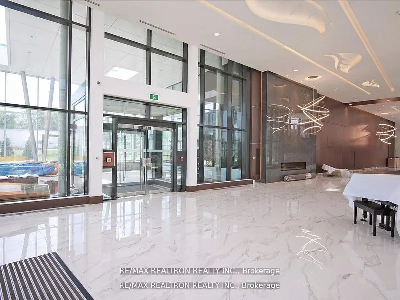 95 McMahon Drive, #Th515