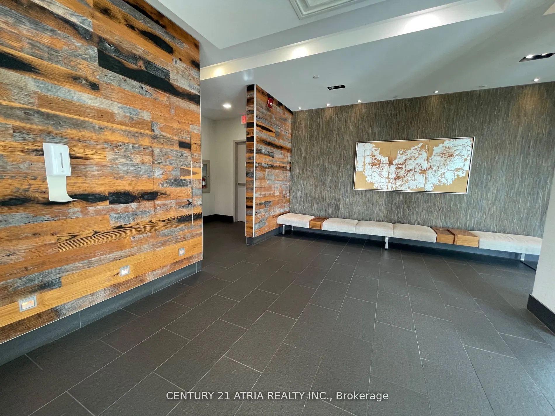 30 Herons Hill Way N, #1504