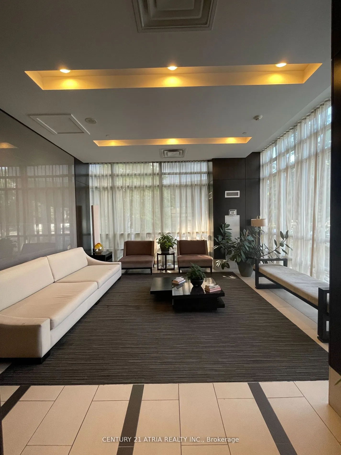 30 Herons Hill Way N, #1504