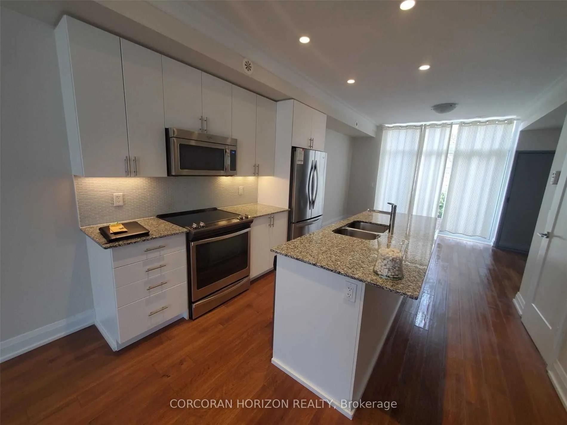 18 Graydon Hall Drive, #TH18C