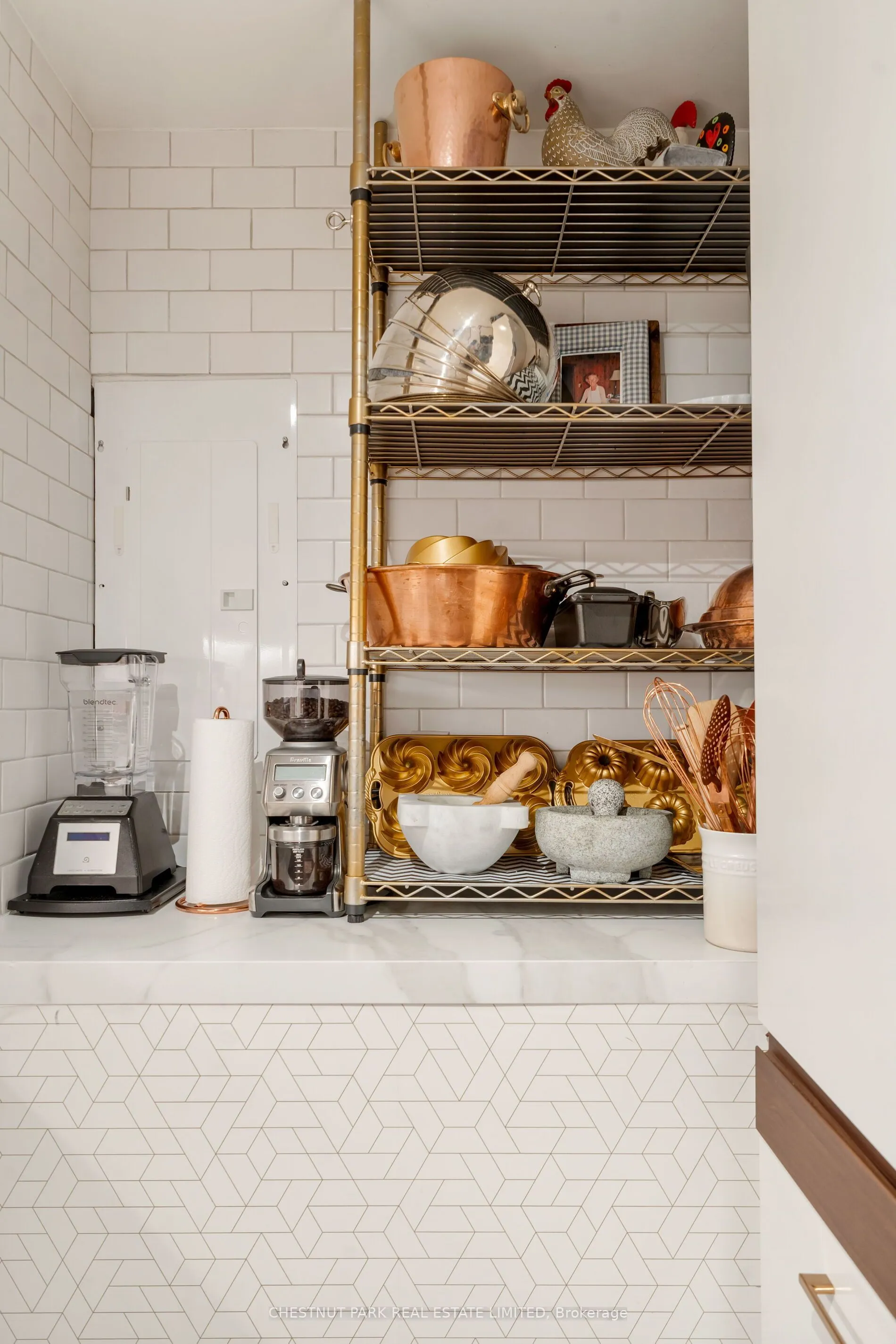 10 Navy Wharf Court, #709