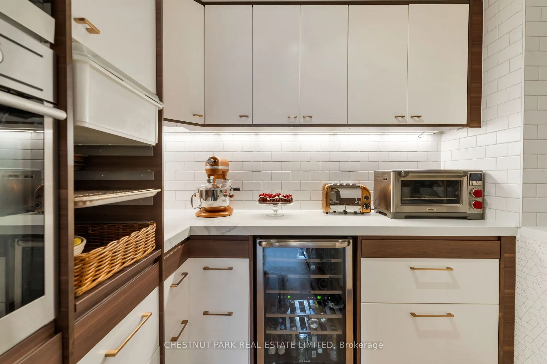 10 Navy Wharf Court, #709