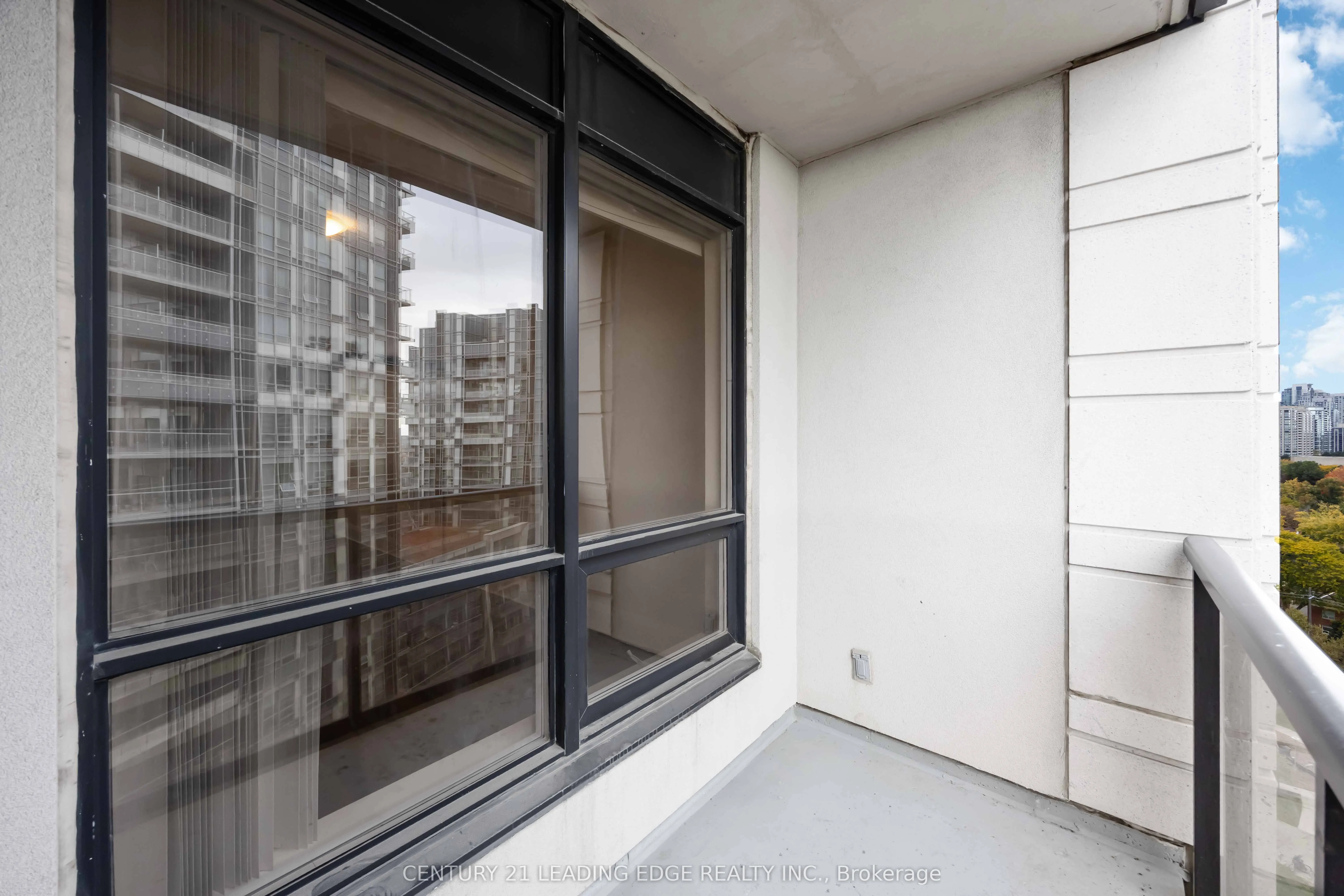 100 Harrison Garden Boulevard, #1220