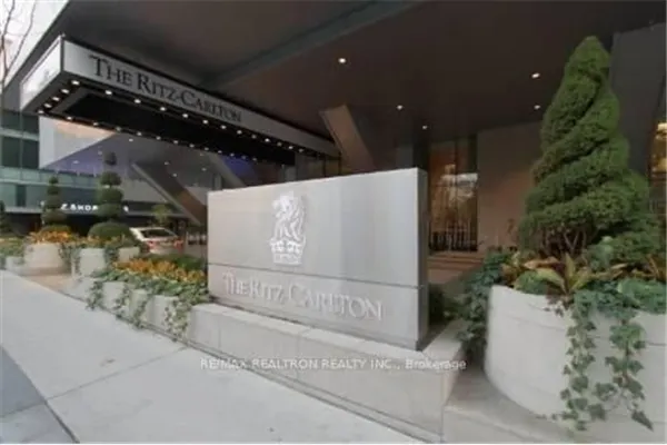 183 Wellington Avenue W, #2303