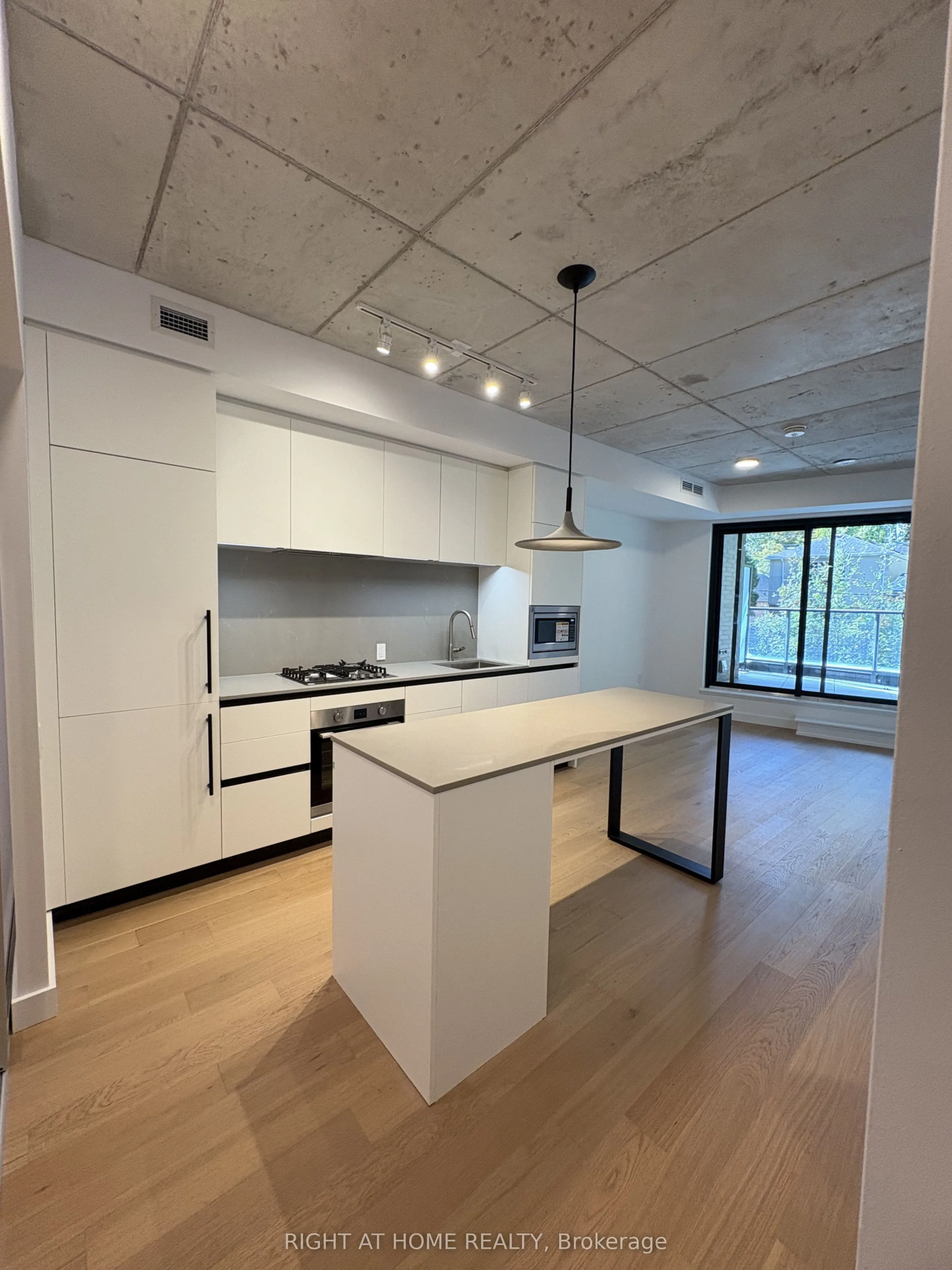 1720 Bayview Avenue, #210