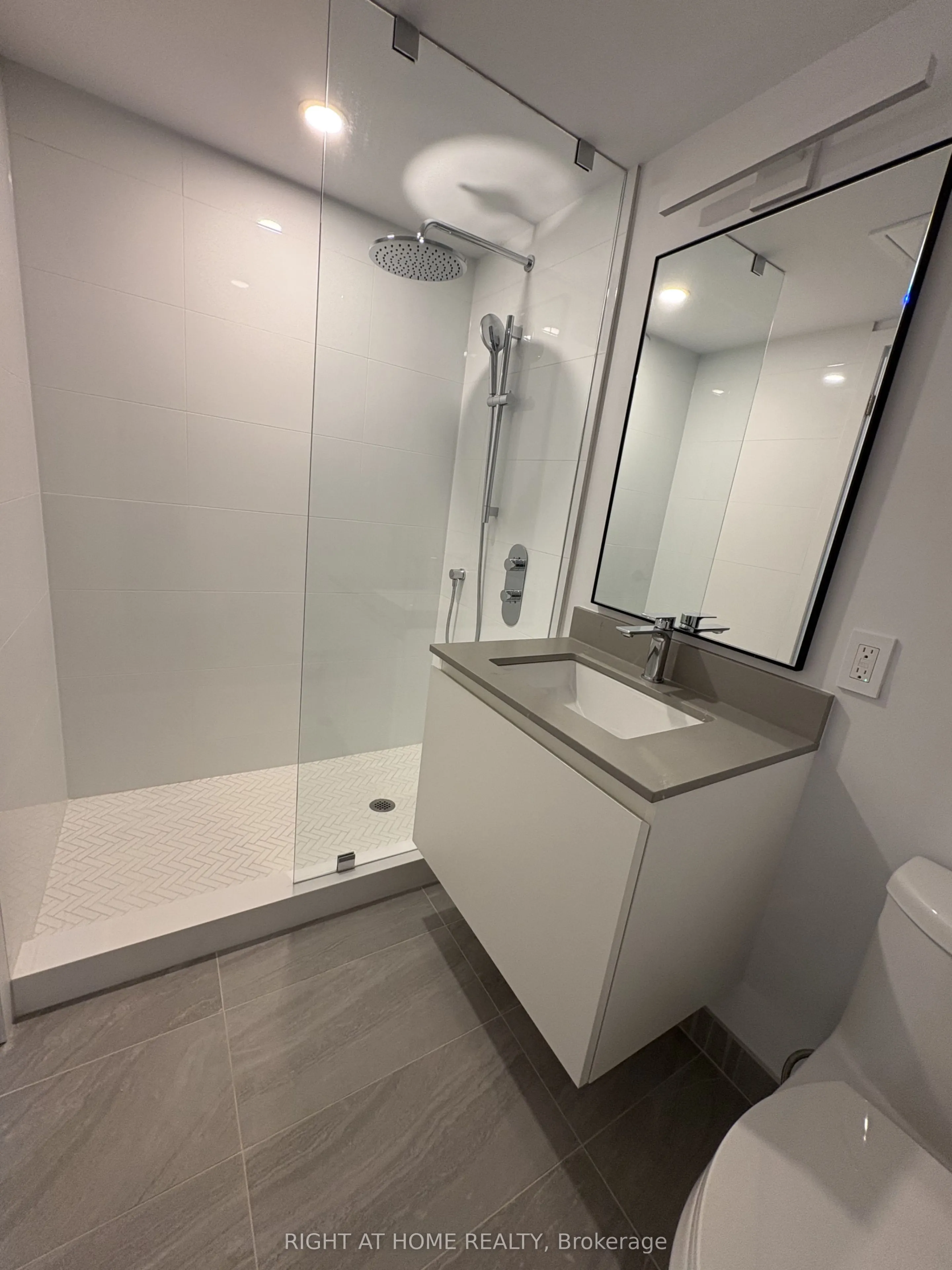 1720 Bayview Avenue, #210