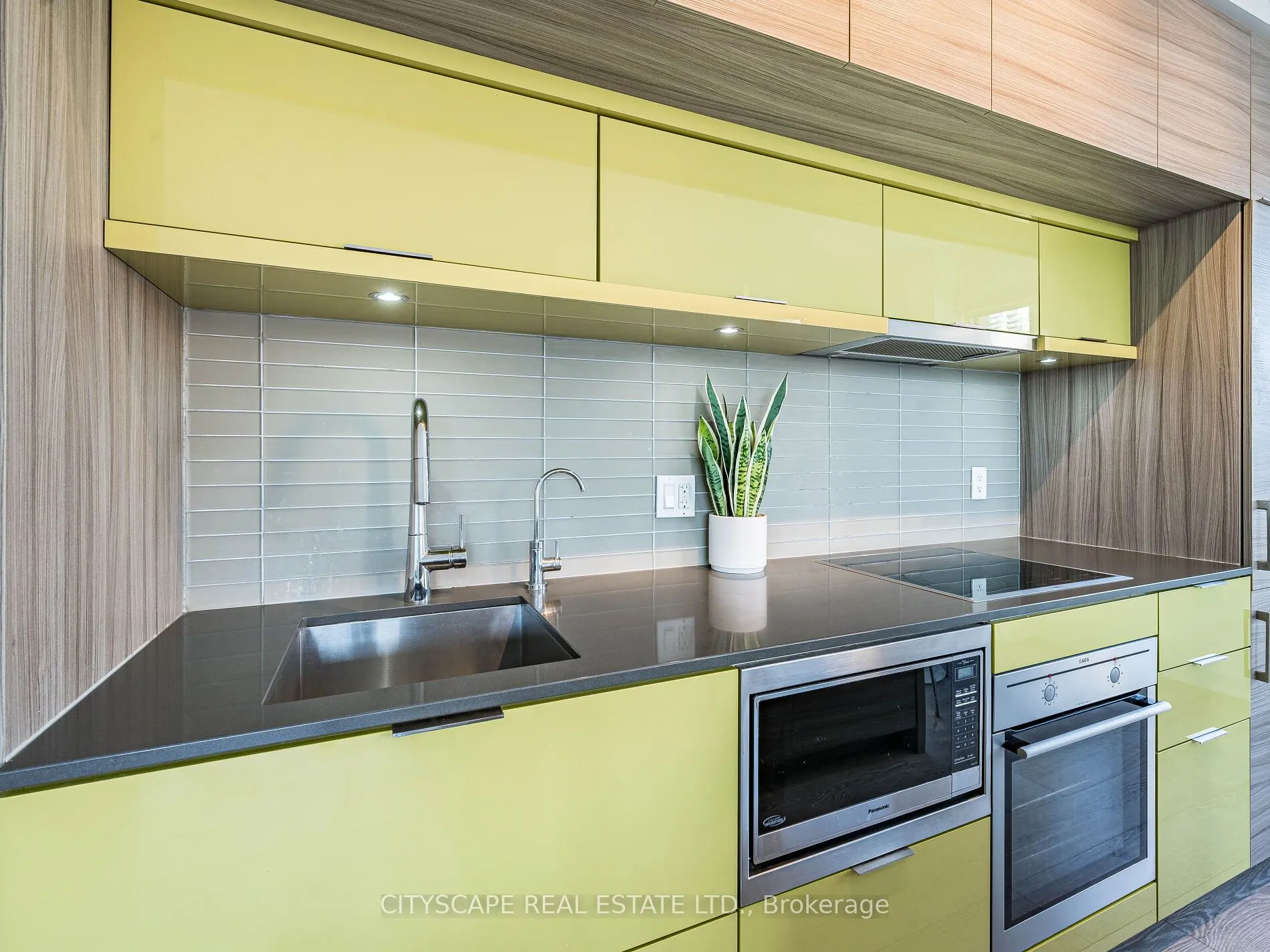 88 Scott Street, #1605