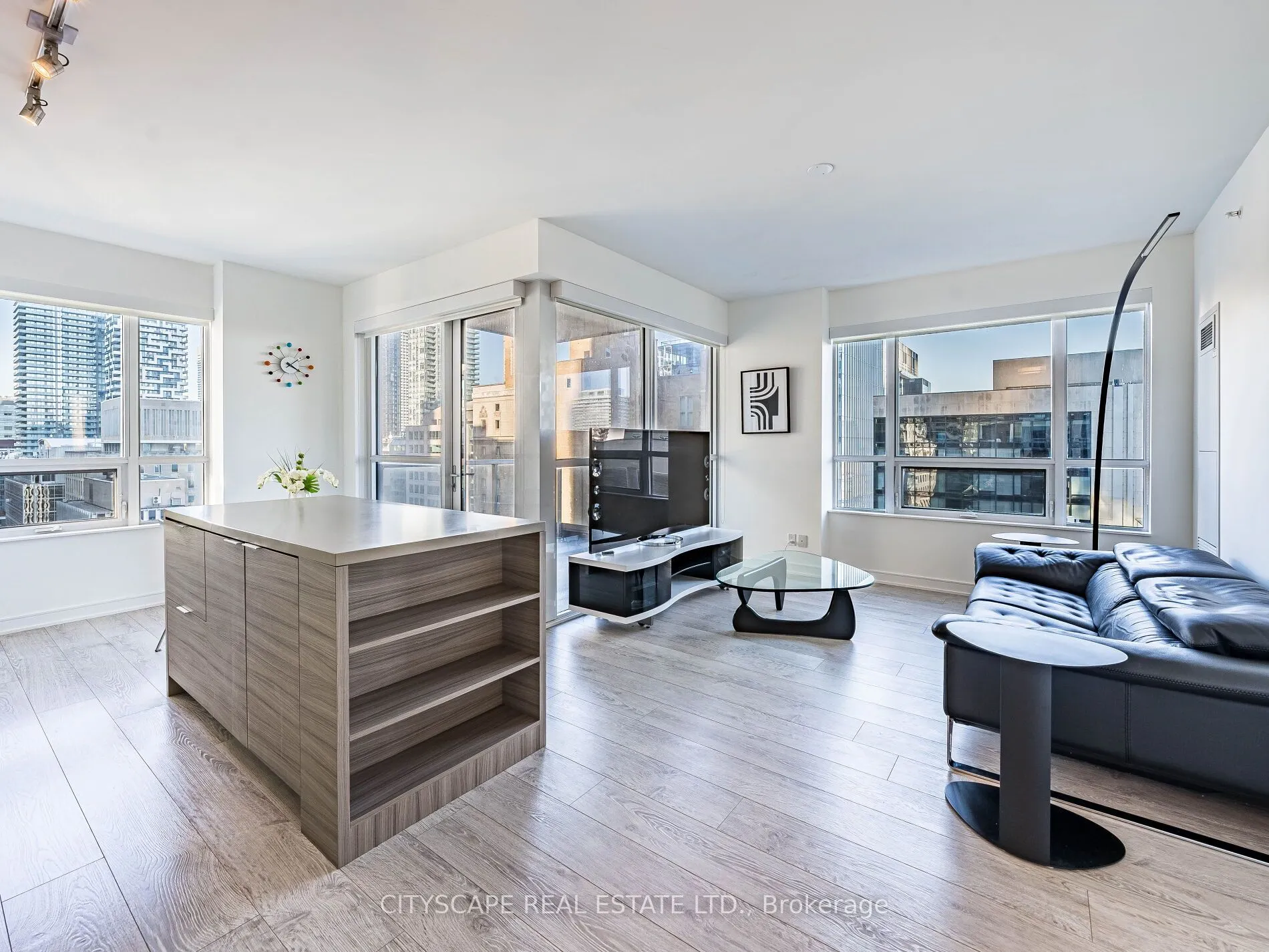 88 Scott Street, #1605