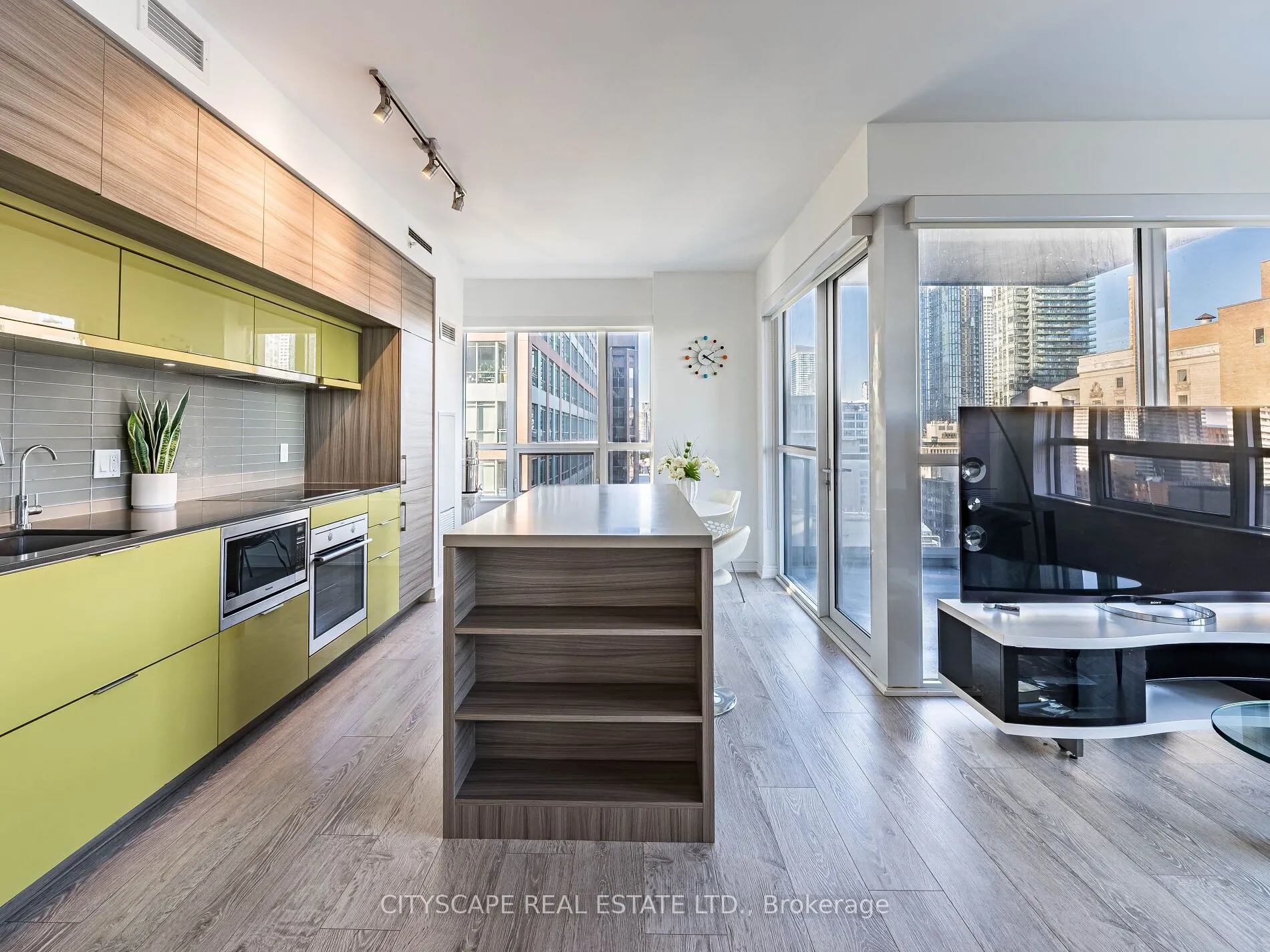 88 Scott Street, #1605