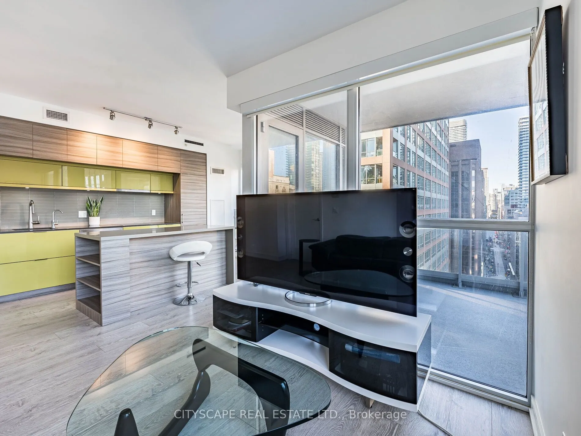 88 Scott Street, #1605