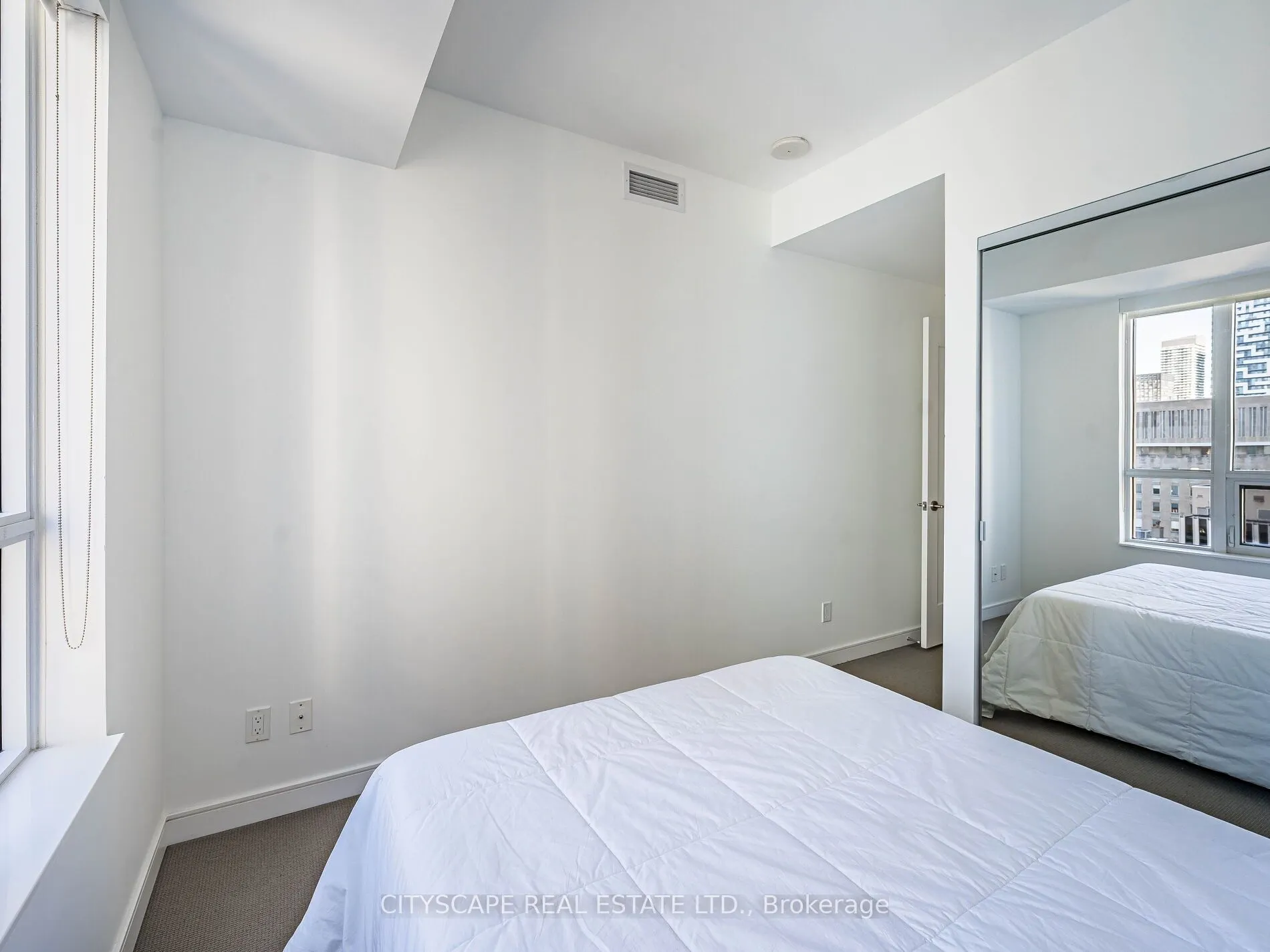 88 Scott Street, #1605