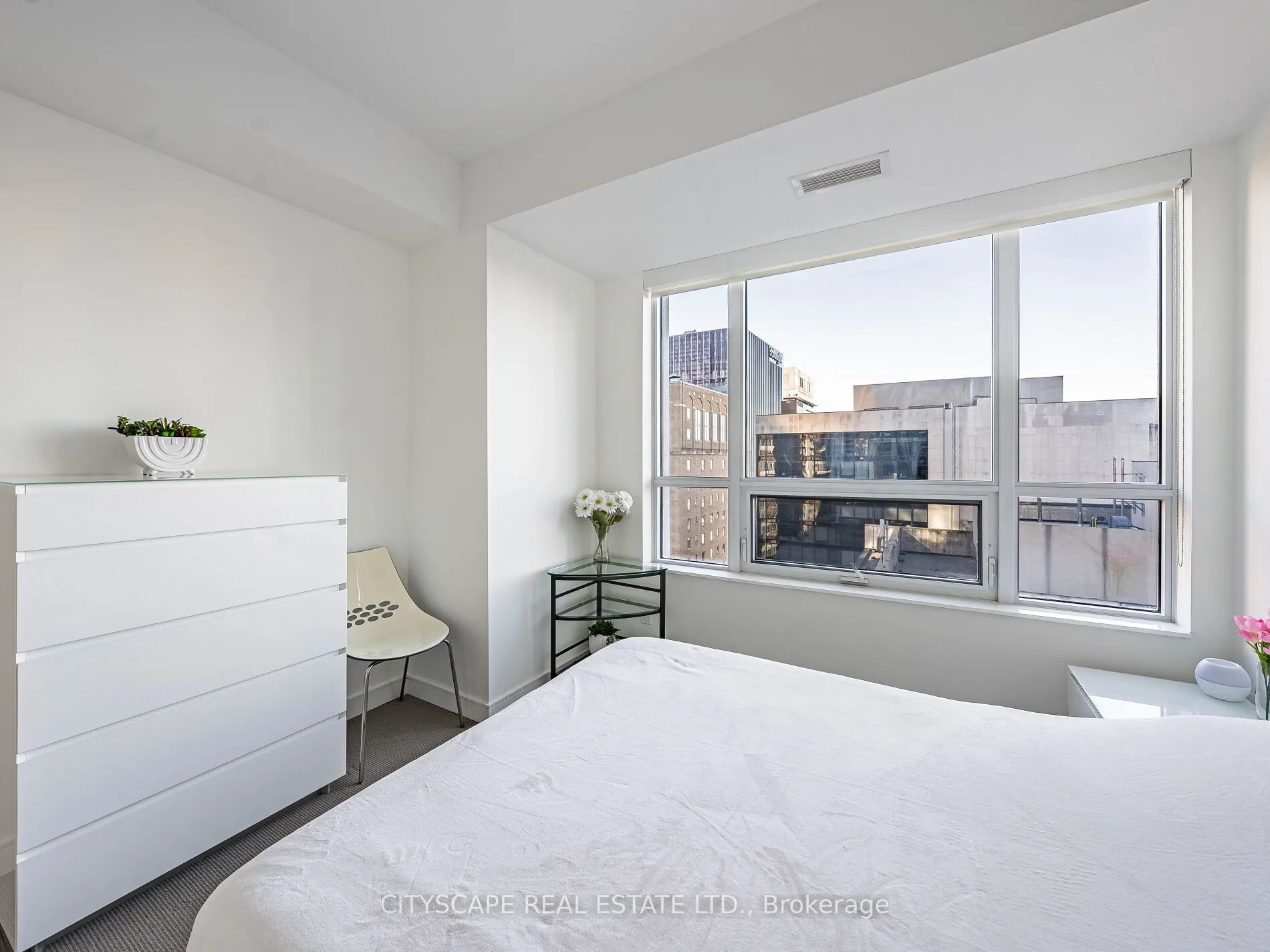 88 Scott Street, #1605