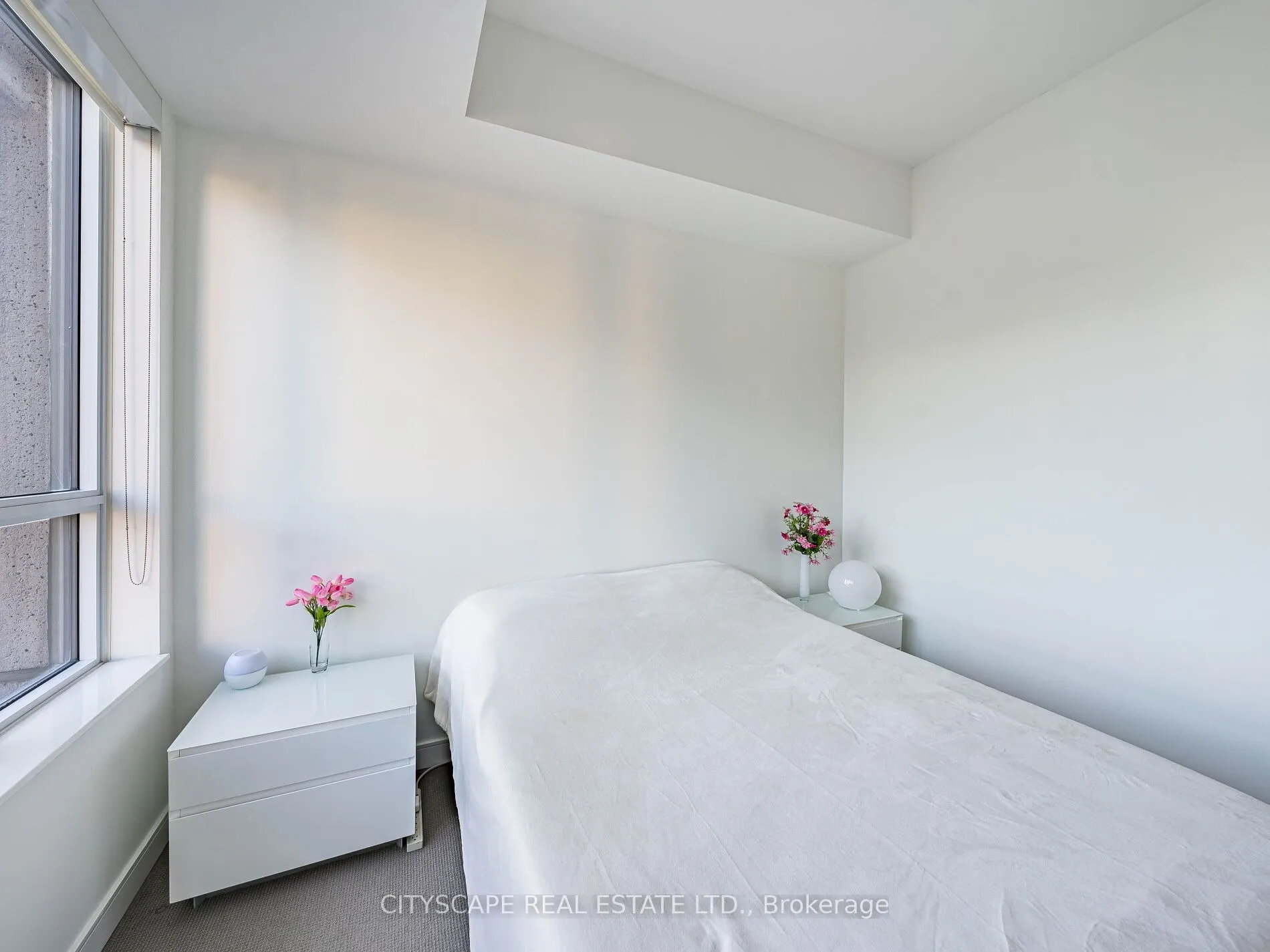 88 Scott Street, #1605