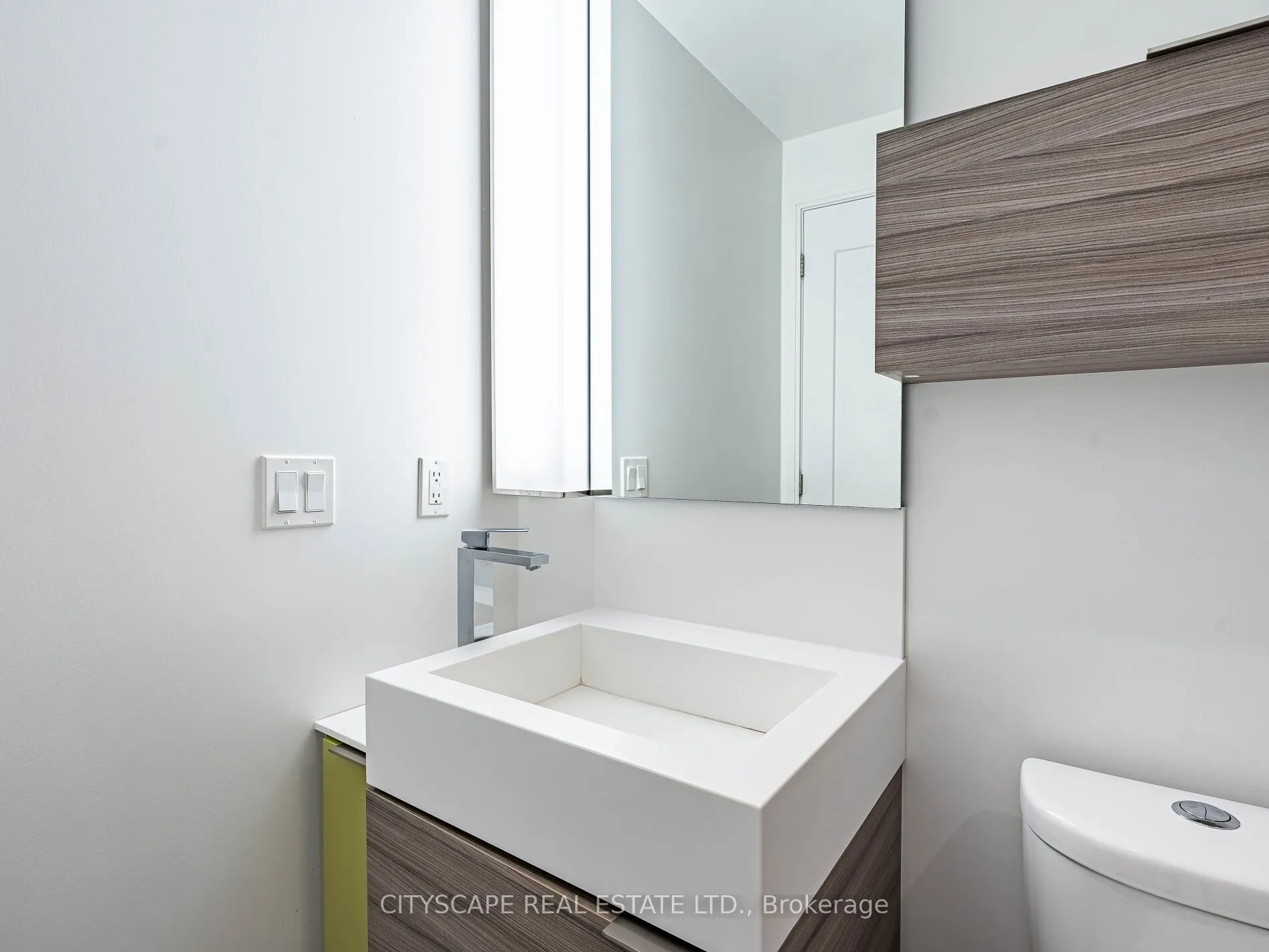 88 Scott Street, #1605