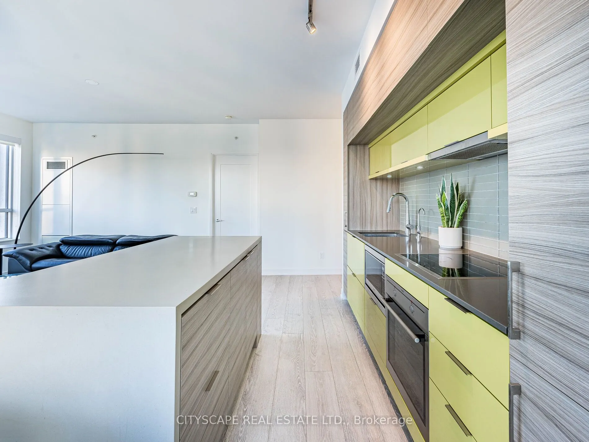 88 Scott Street, #1605