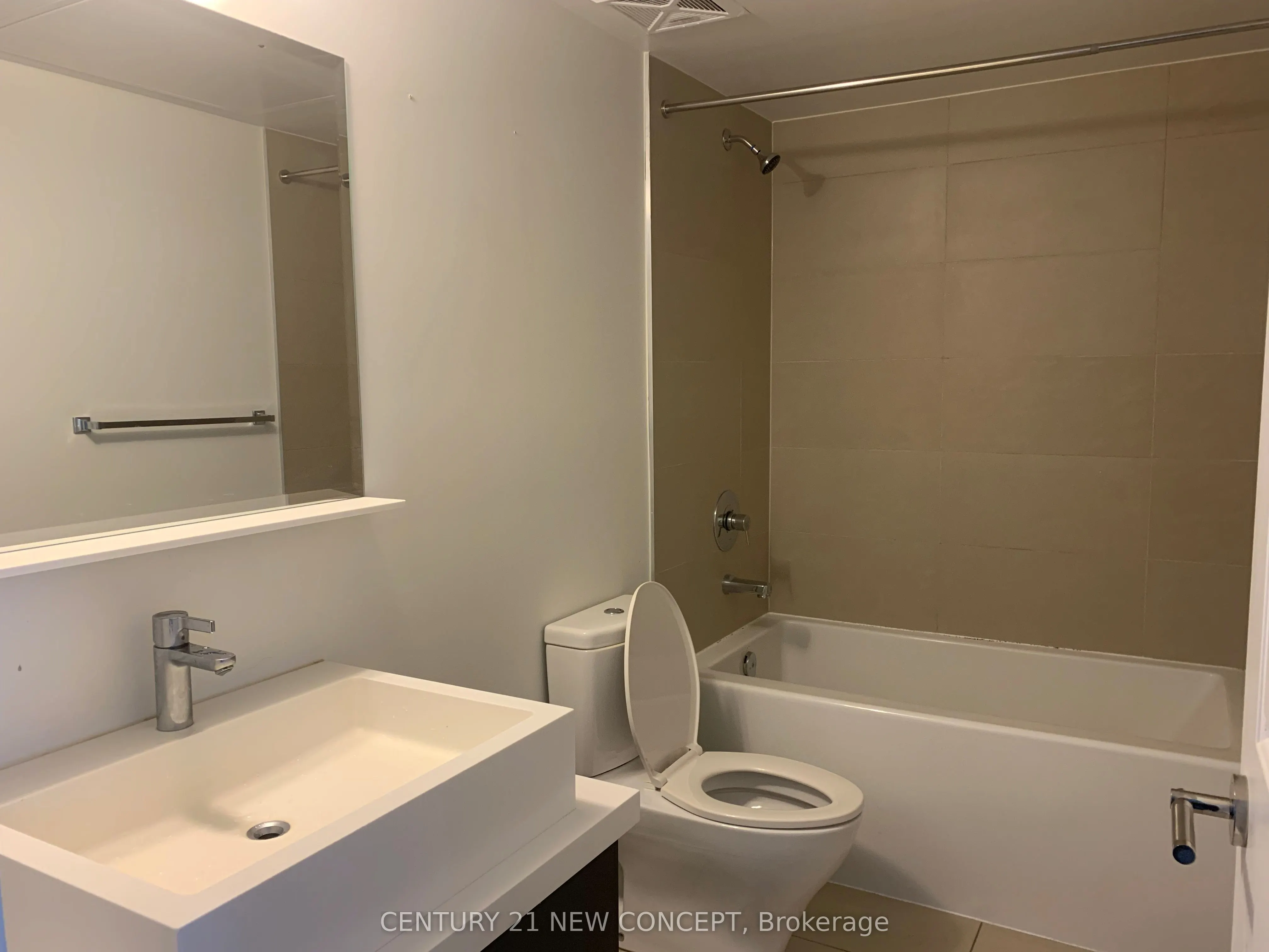 1080 Bay Street, #3806