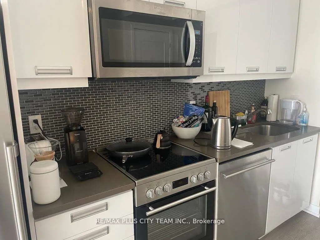 99 John Street, #3102