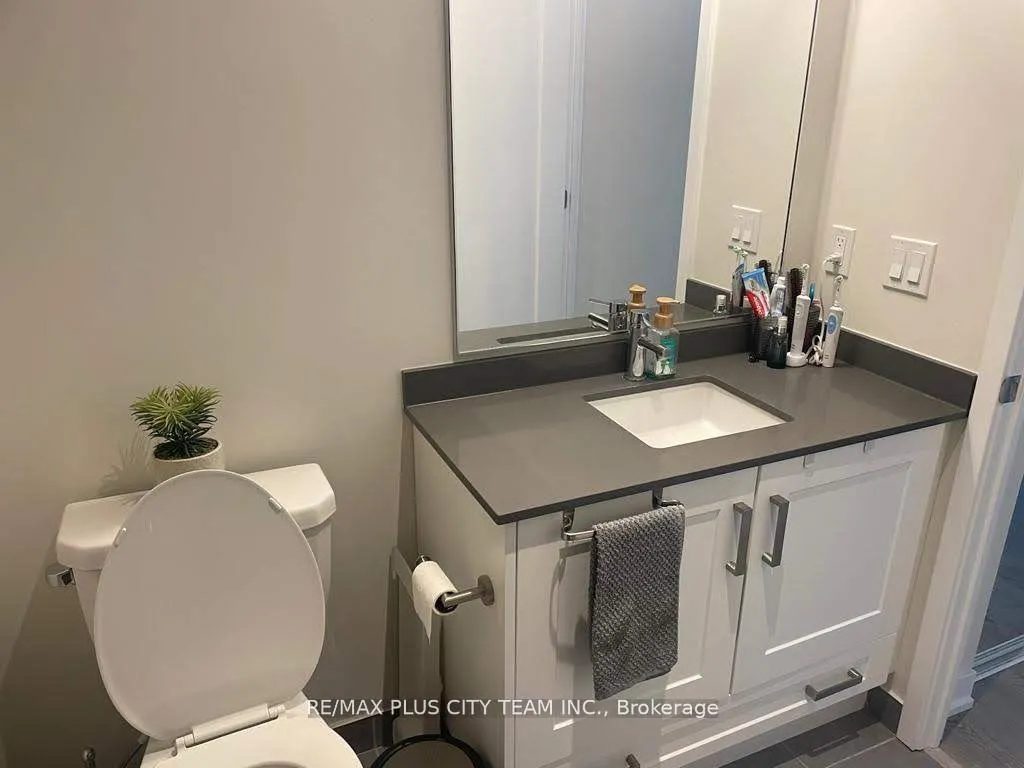 99 John Street, #3102