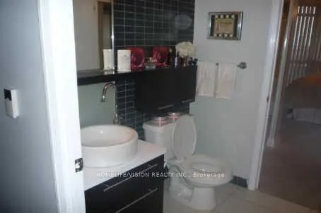 21 Carlton Street, #1707