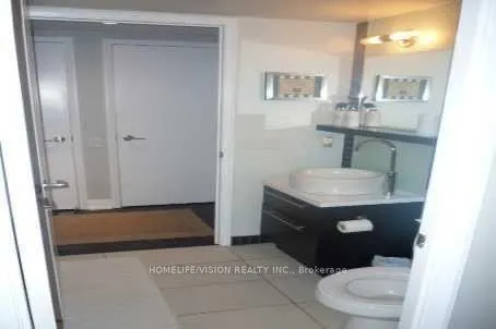 21 Carlton Street, #1707