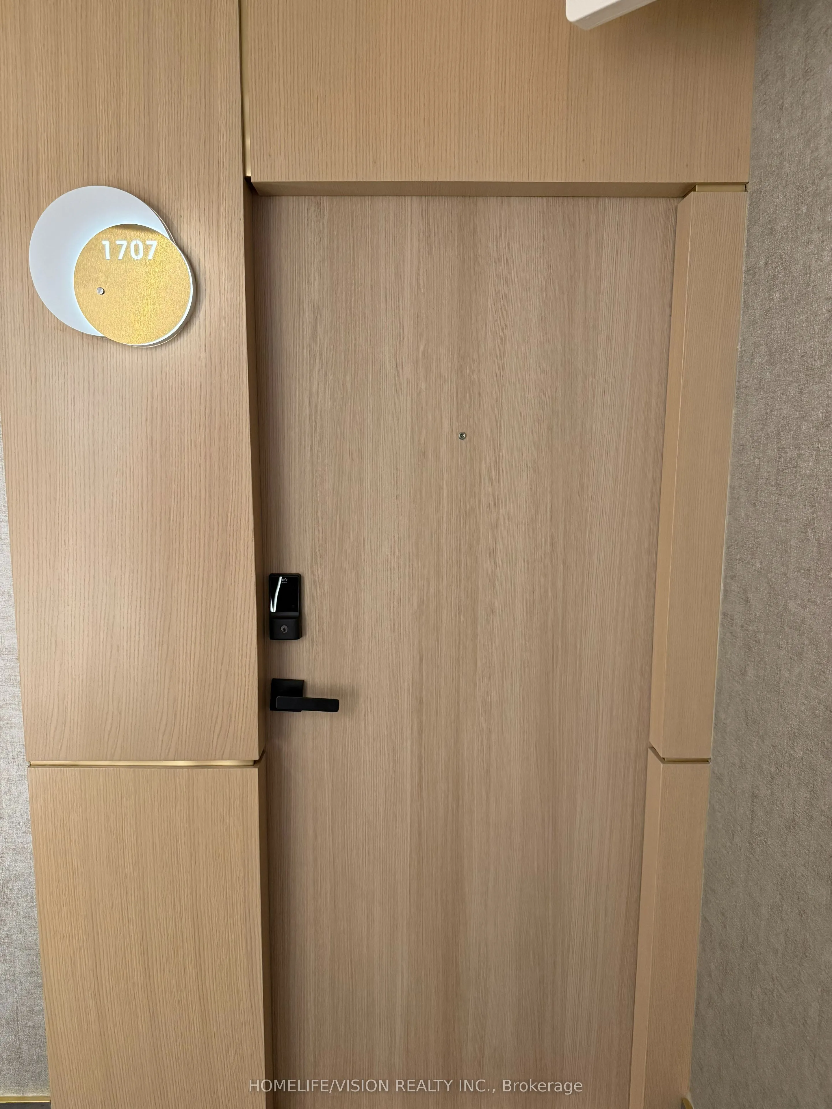 21 Carlton Street, #1707