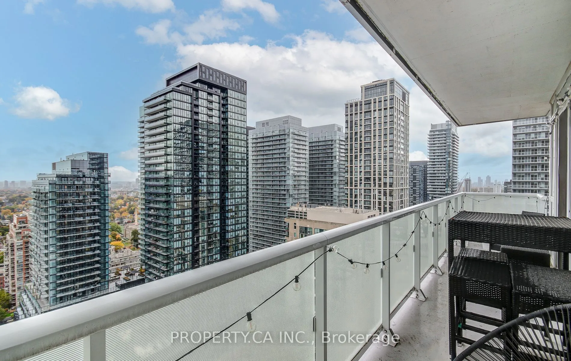 101 Erskine Avenue, #2507