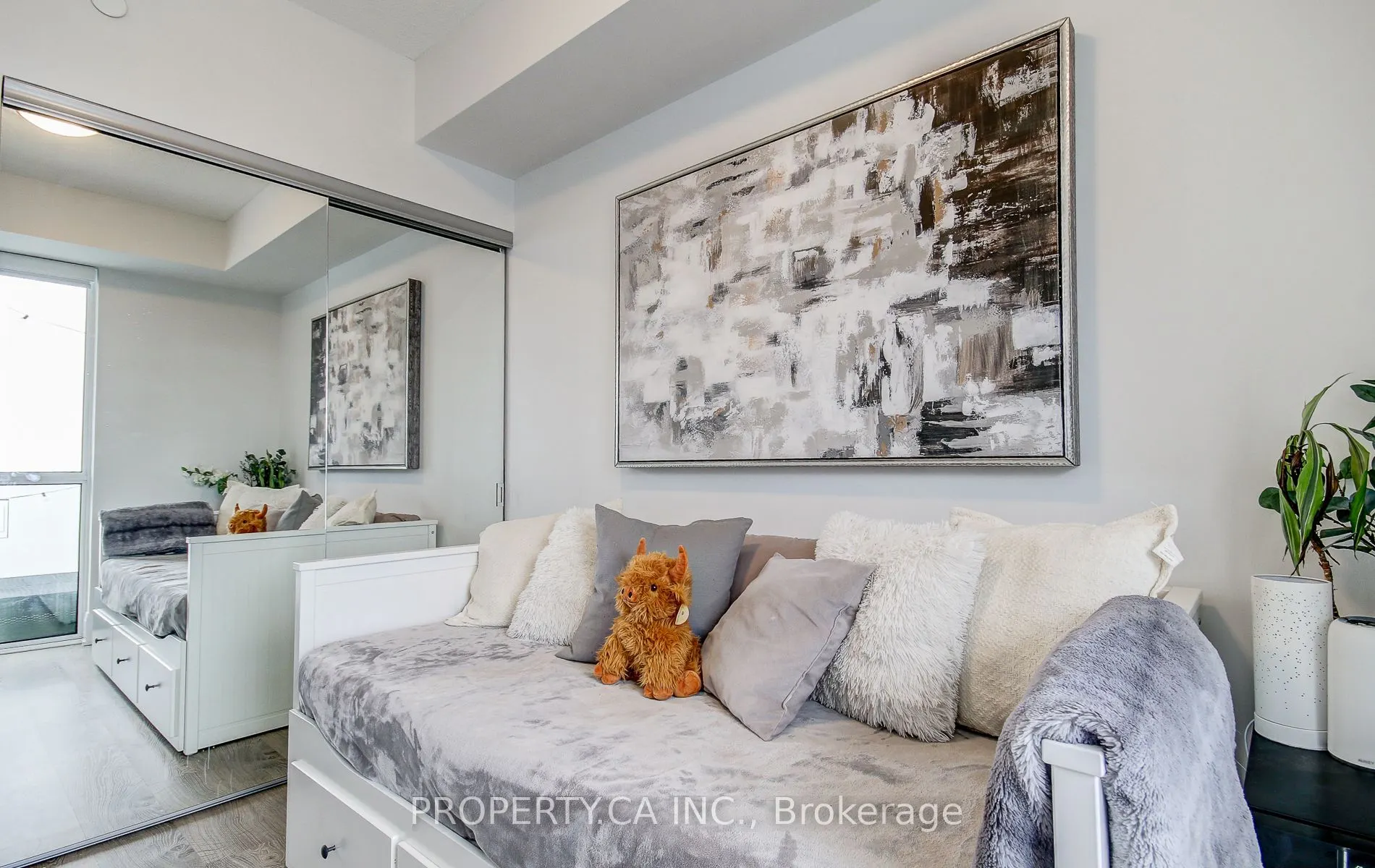 101 Erskine Avenue, #2507