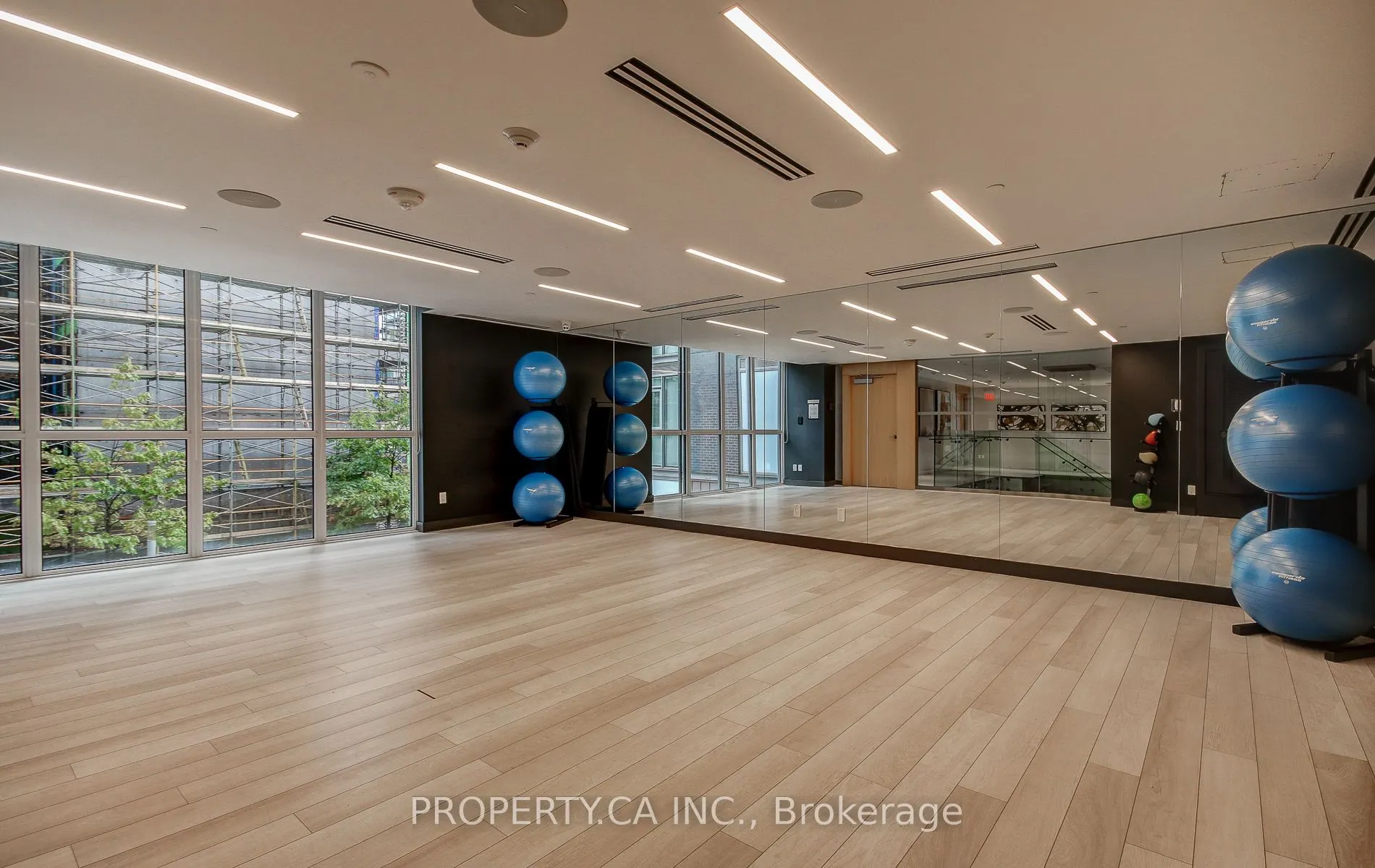 101 Erskine Avenue, #2507