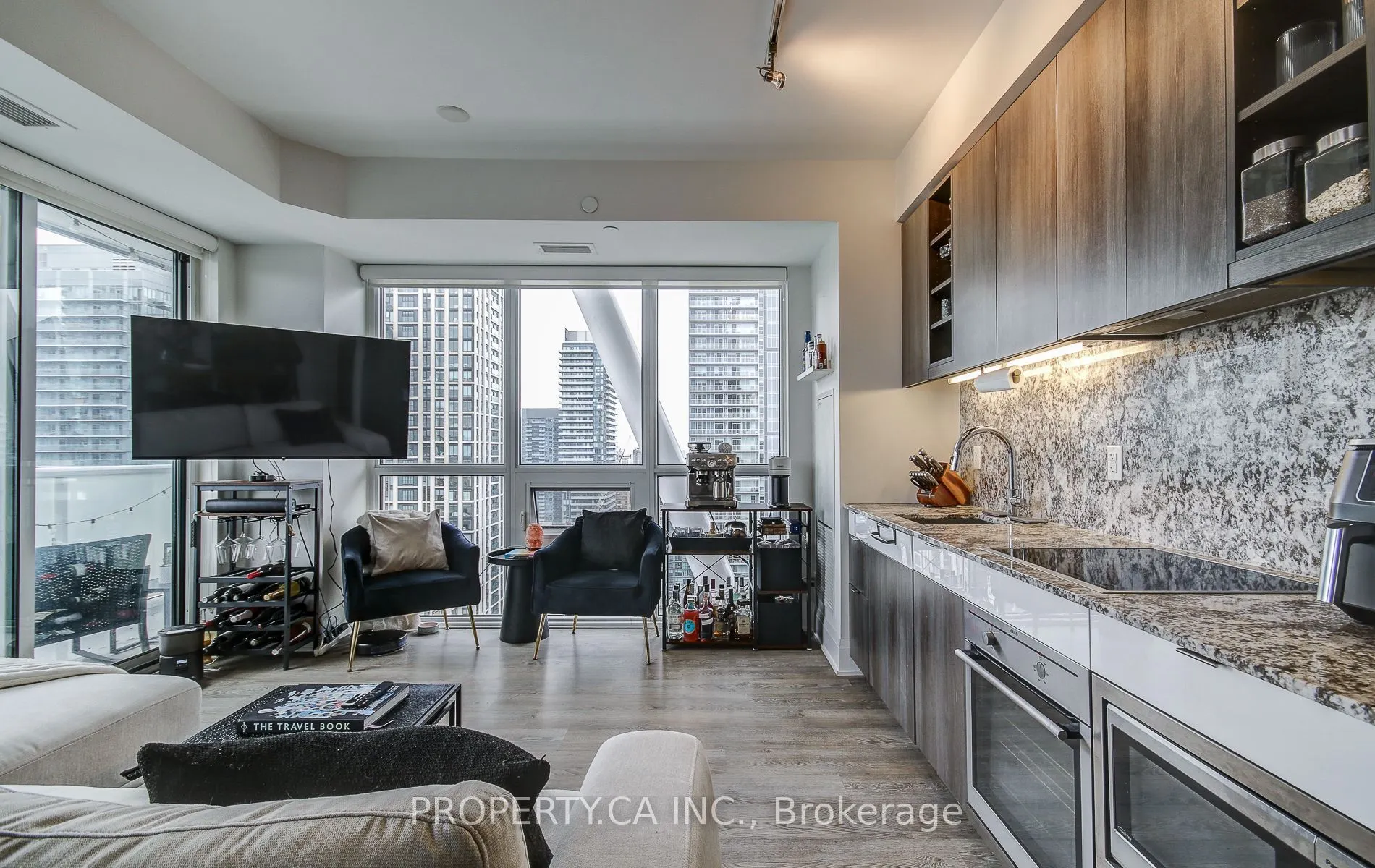 101 Erskine Avenue, #2507