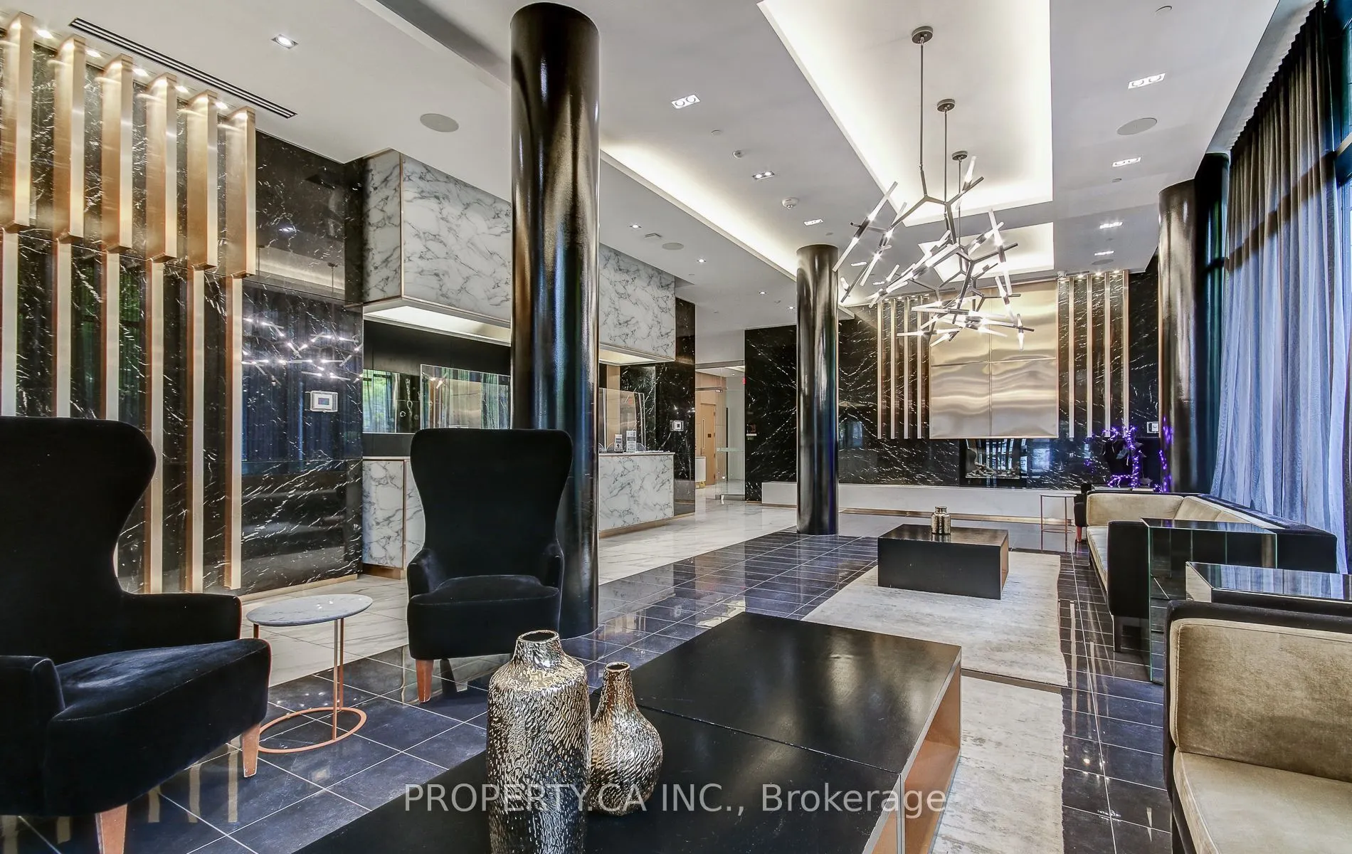 101 Erskine Avenue, #2507