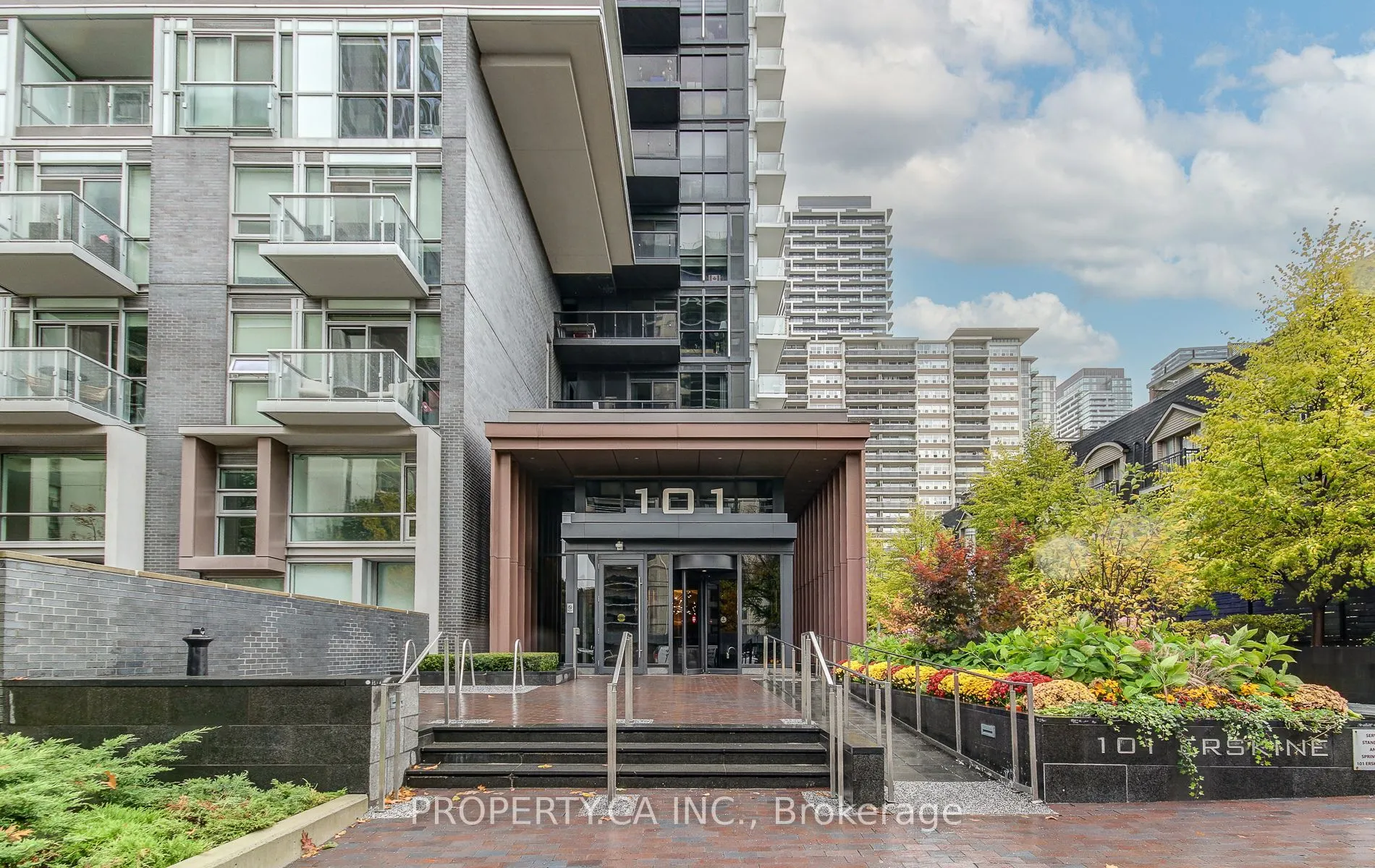 101 Erskine Avenue, #2507