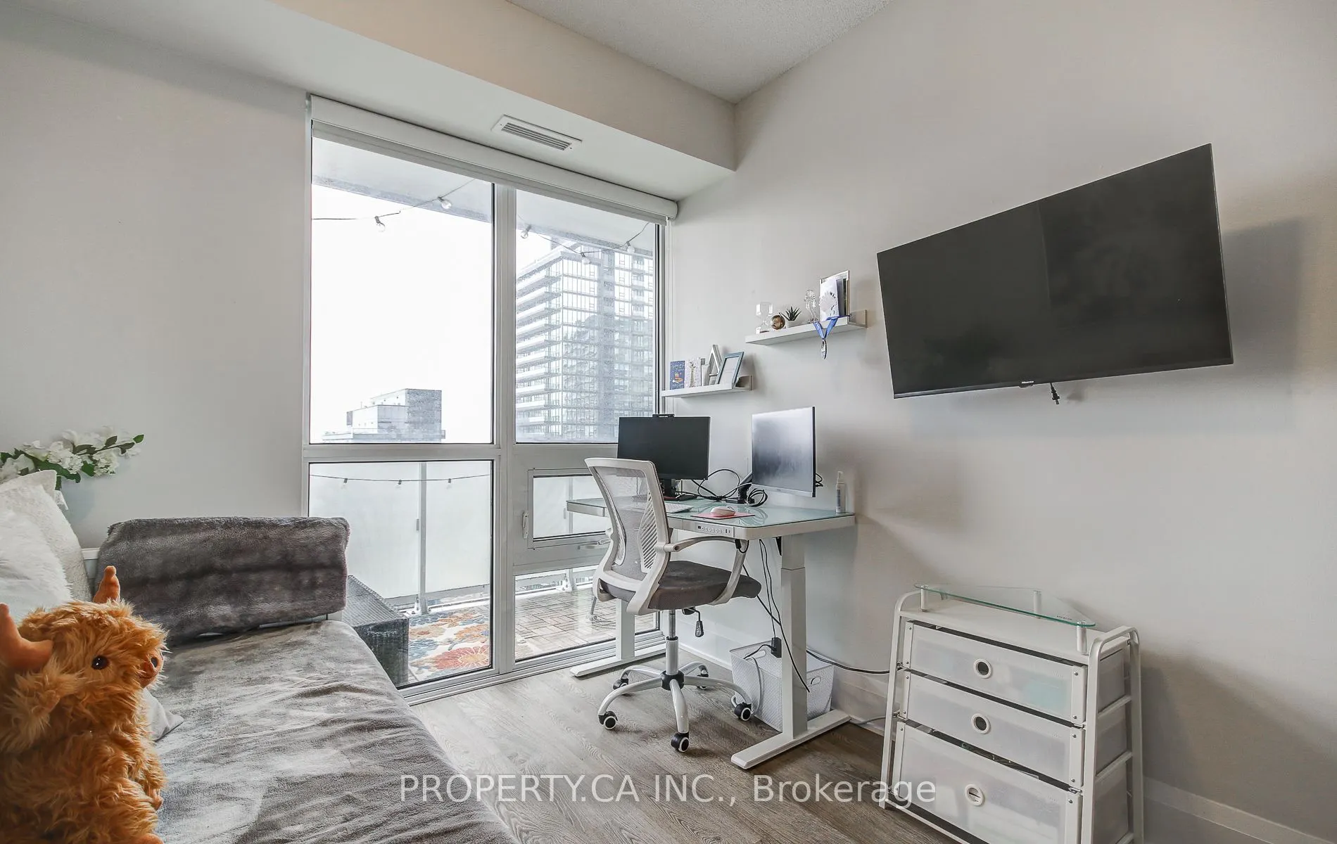 101 Erskine Avenue, #2507