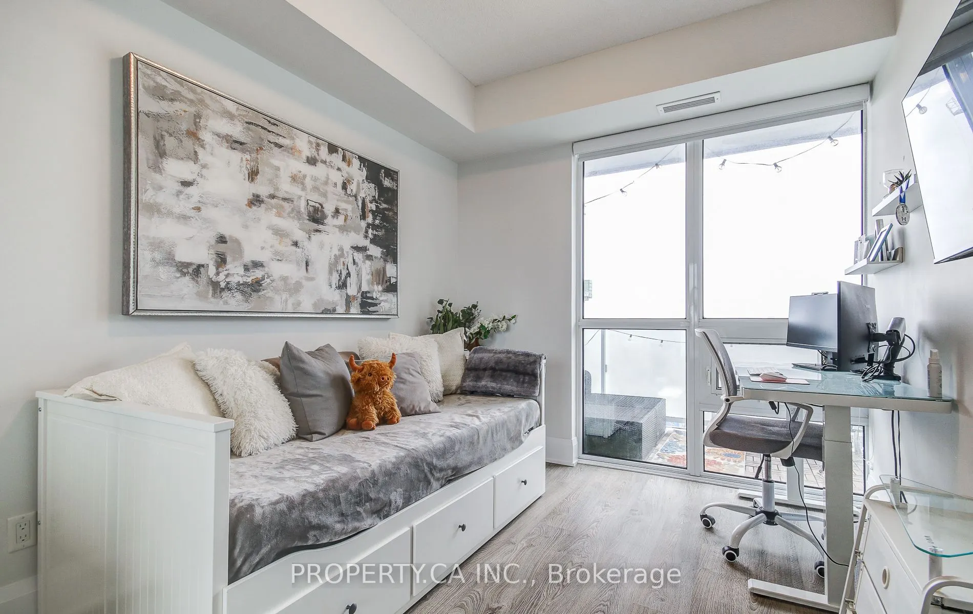 101 Erskine Avenue, #2507