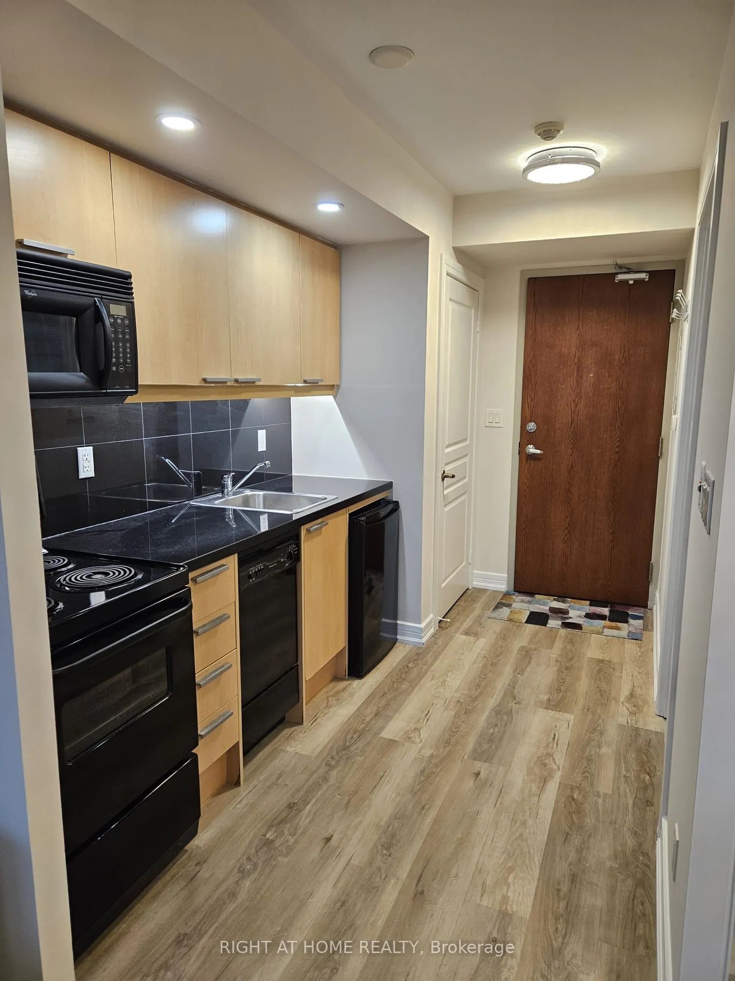 19 Avondale Avenue, #210