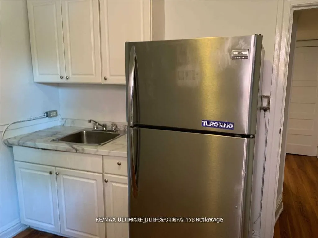 406A Bloor Street W, #D