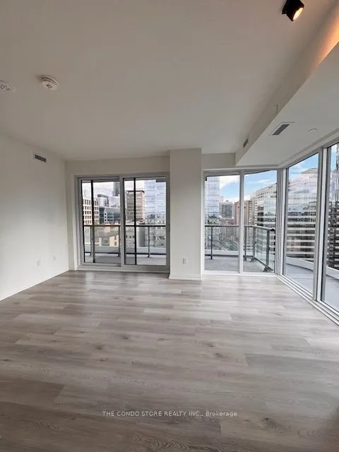 280 Dundas Street W, #1605