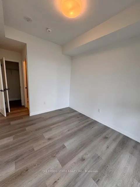 280 Dundas Street W, #1605