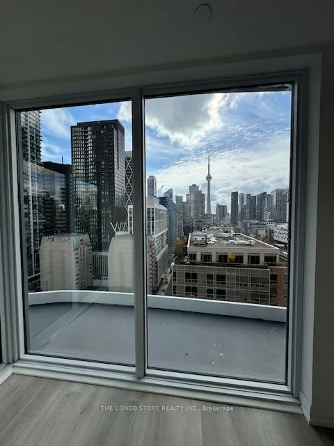 280 Dundas Street W, #1605