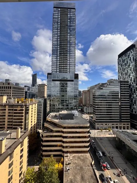 280 Dundas Street W, #1605