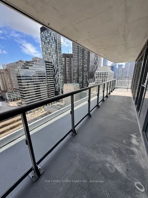 280 Dundas Street W, #1605