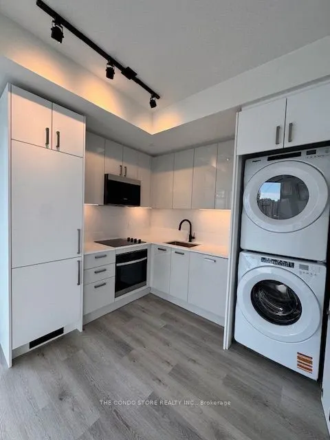 280 Dundas Street W, #1605