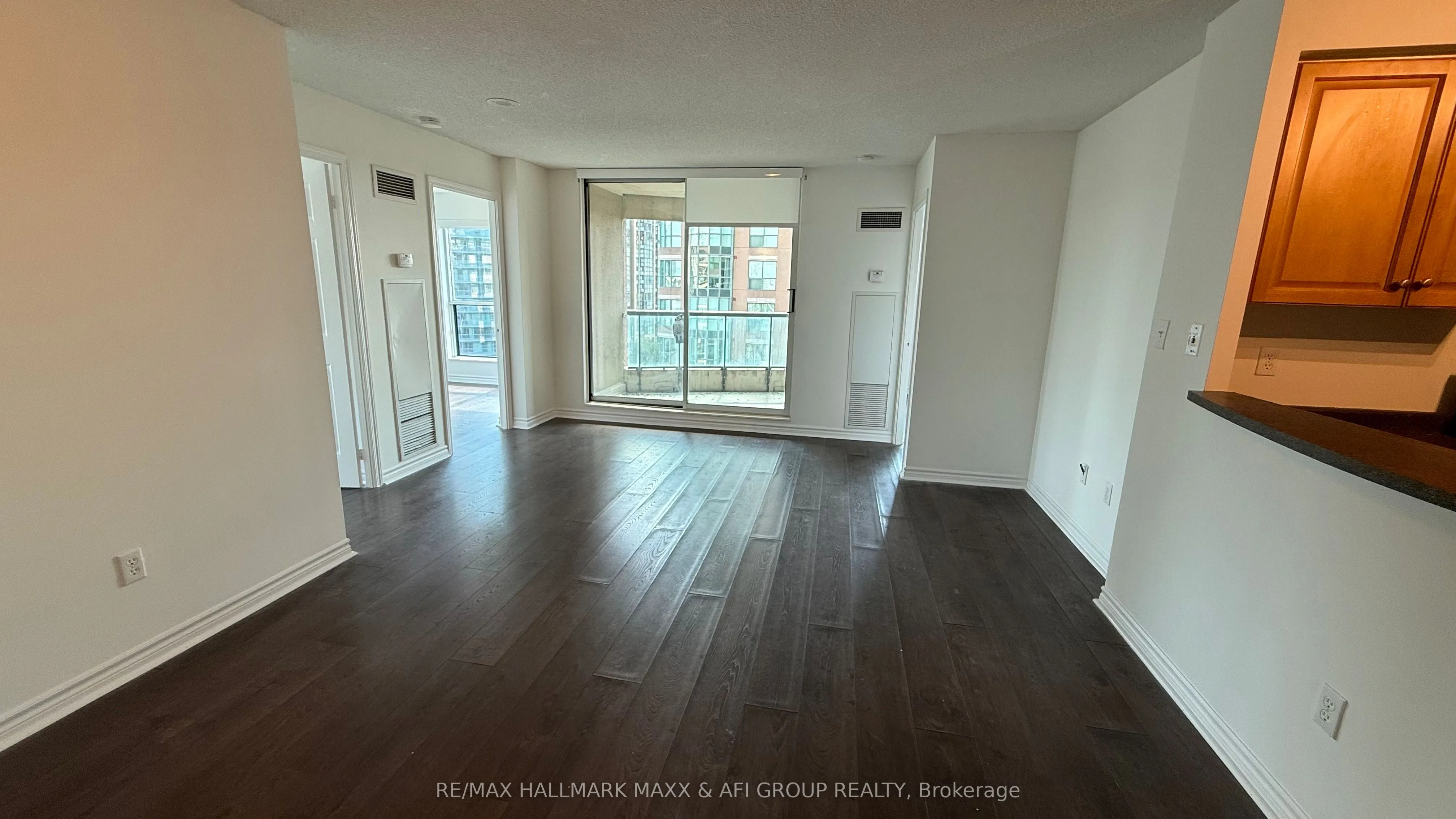 7 Lorraine Drive, #1103