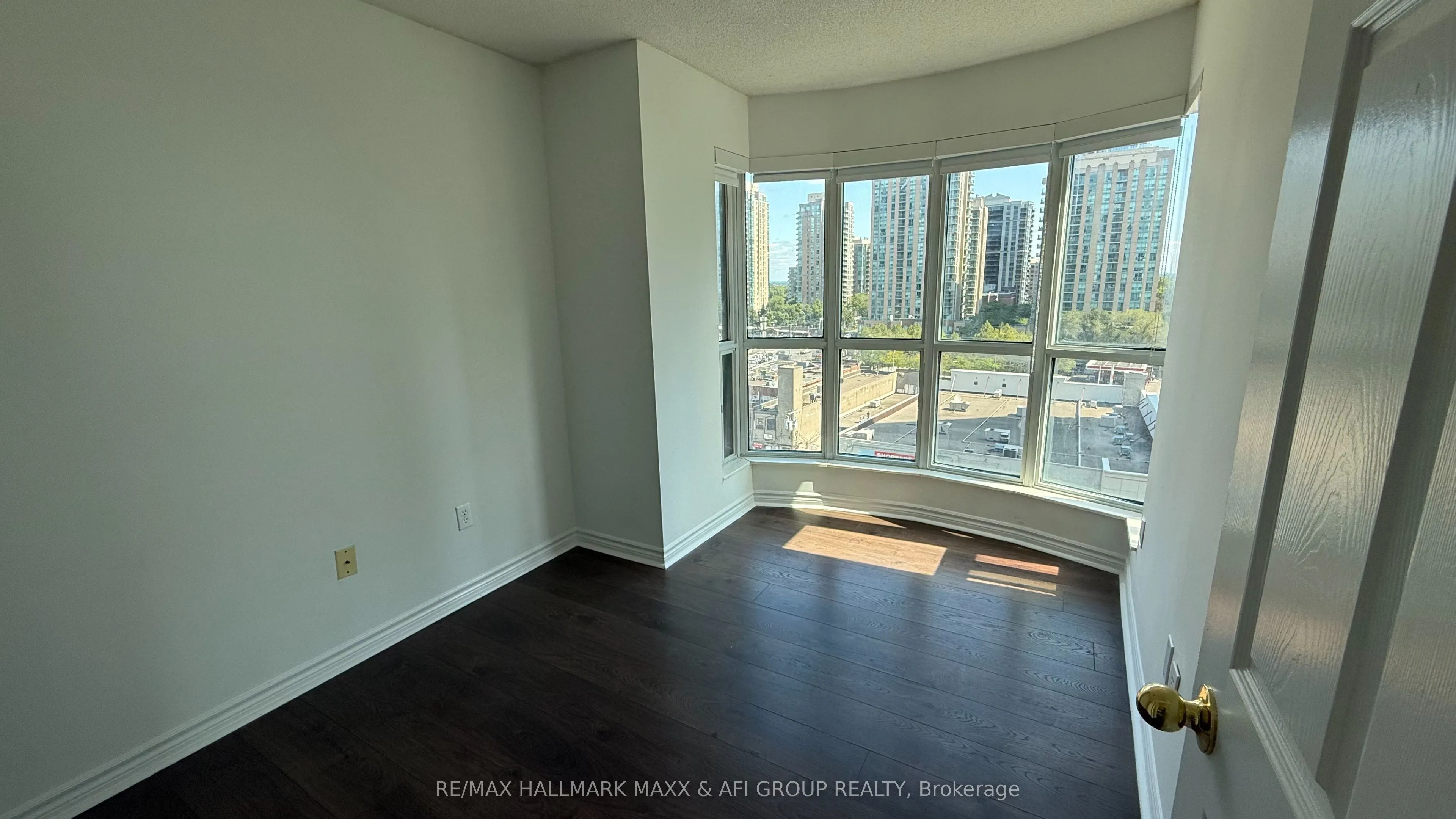 7 Lorraine Drive, #1103