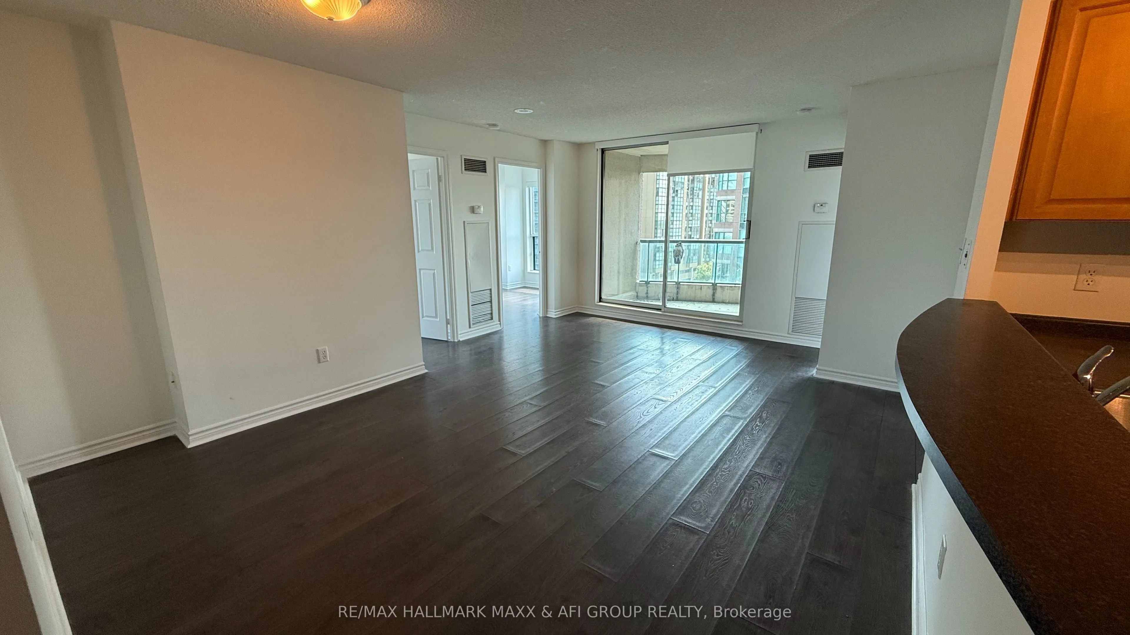 7 Lorraine Drive, #1103