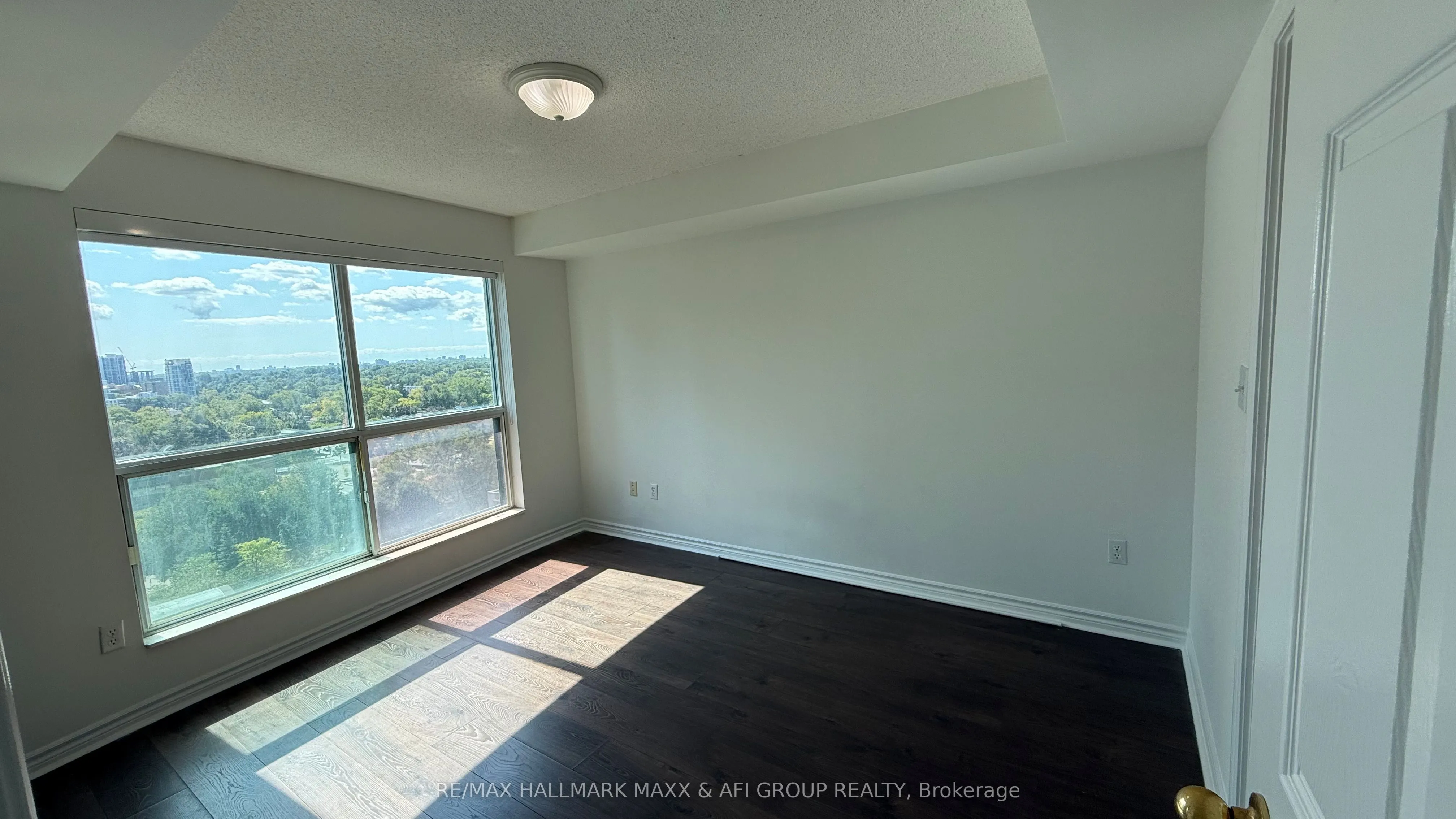 7 Lorraine Drive, #1103