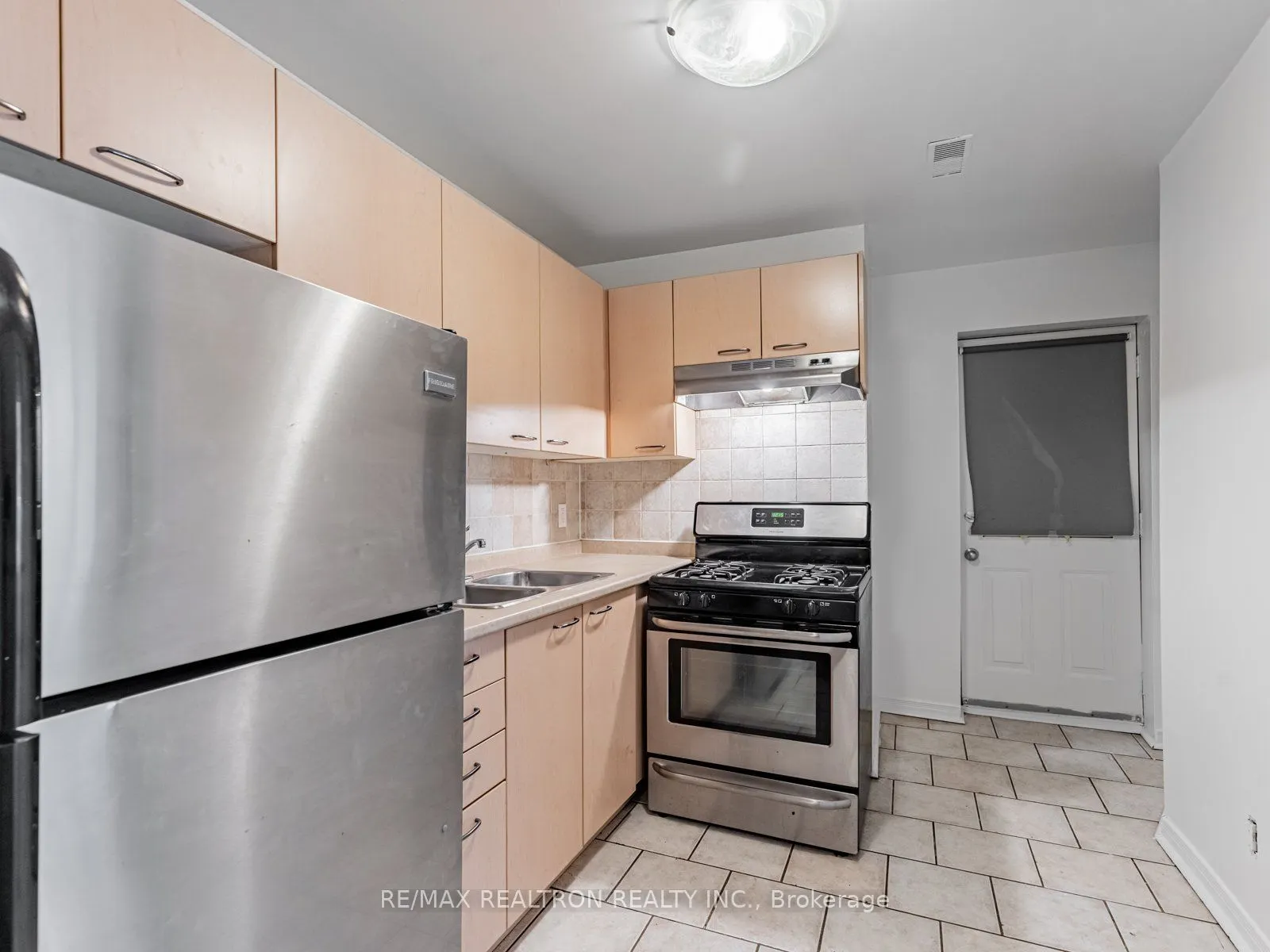 414 Jarvis Street E, #G4