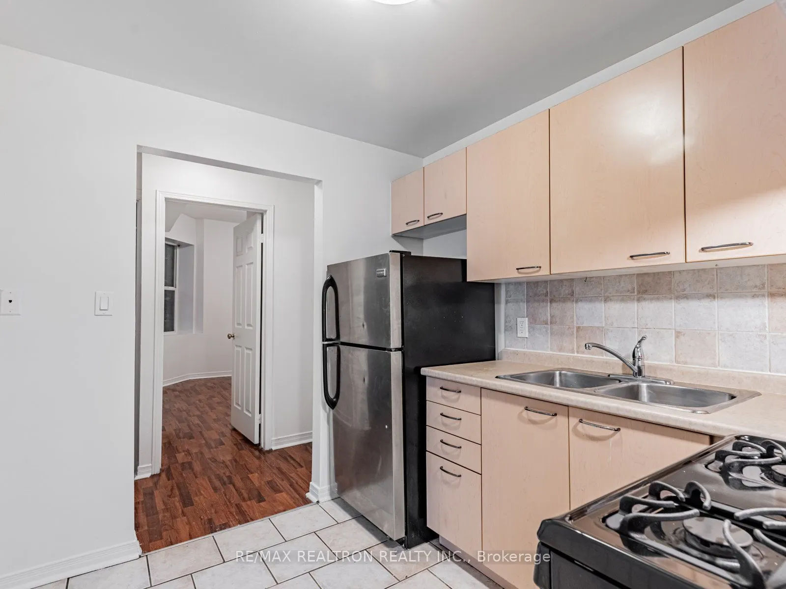 414 Jarvis Street E, #G4